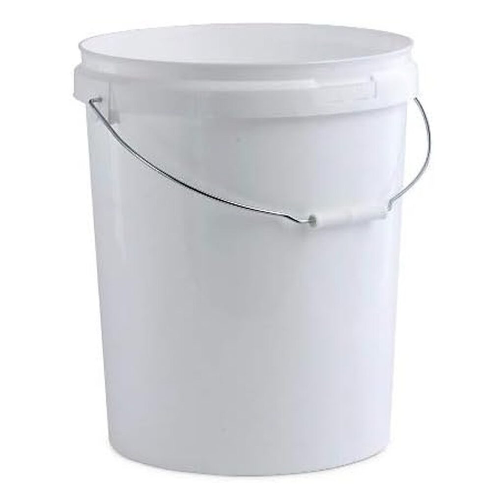 Plastic Buckets with Lid & Metal Handle Arm